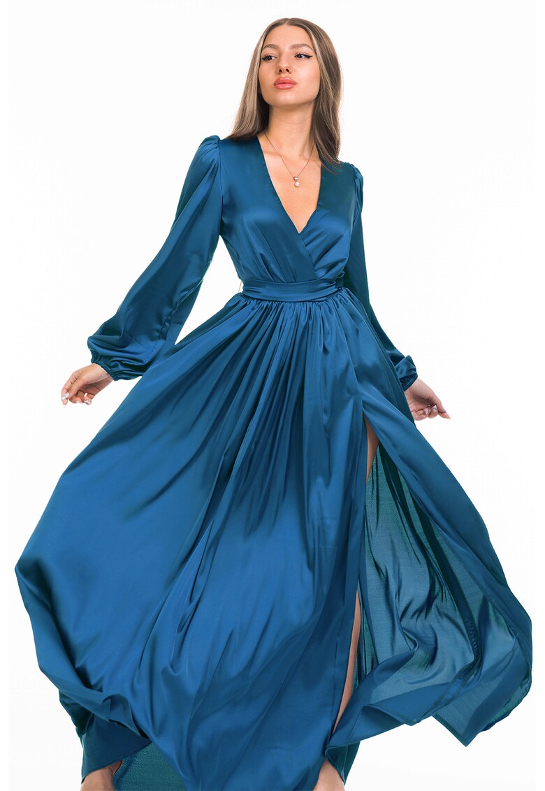 Rochie maxi evazata cu slit si model petrecut