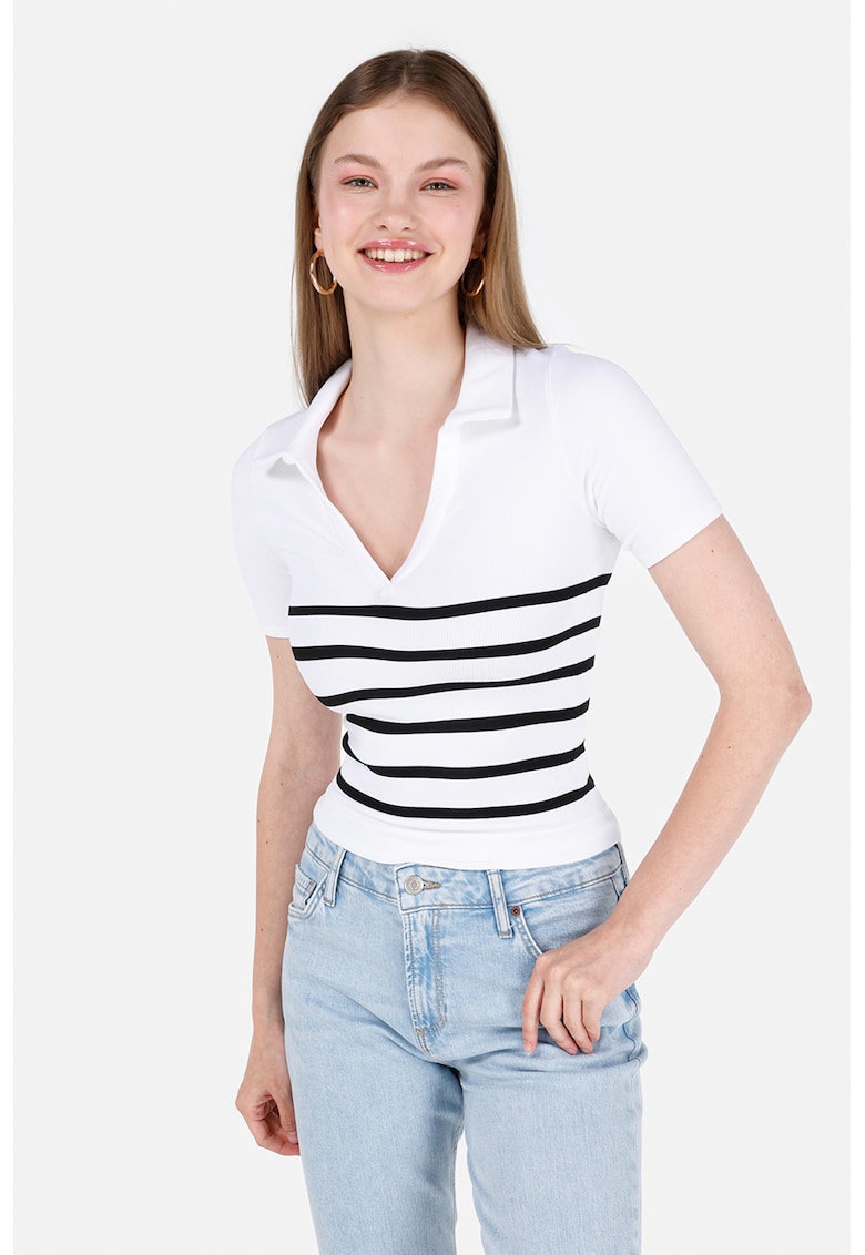 Tricou polo cu dungi contrastante