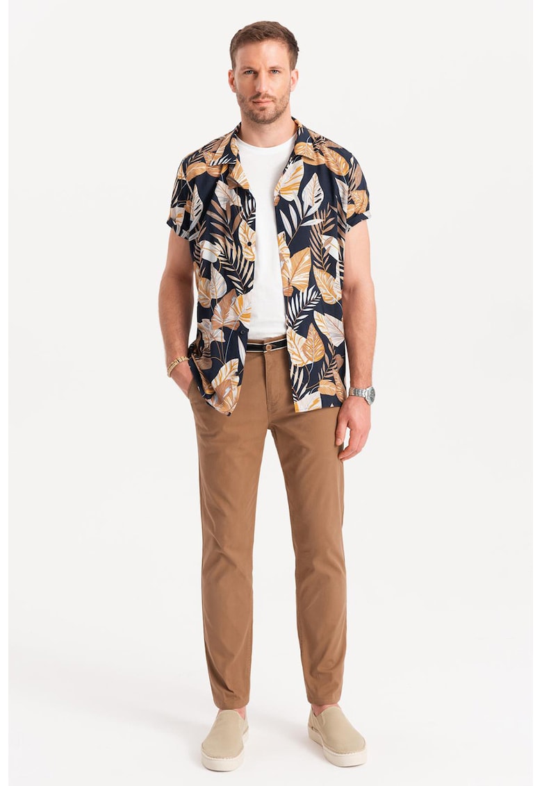 Pantaloni cu croiala conica si buzunare laterale - Maro camel