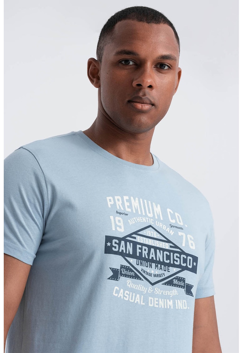 Tricou cu decolteu la baza gatului si imprimeu text - Albastru deschis