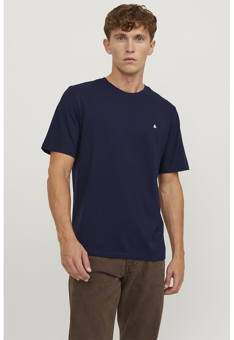 Tricou de bumbac organic cu decolteu la baza gatului si broderie discreta Tricou de bumbac organic cu decolteu la baza gatului si broderie discreta