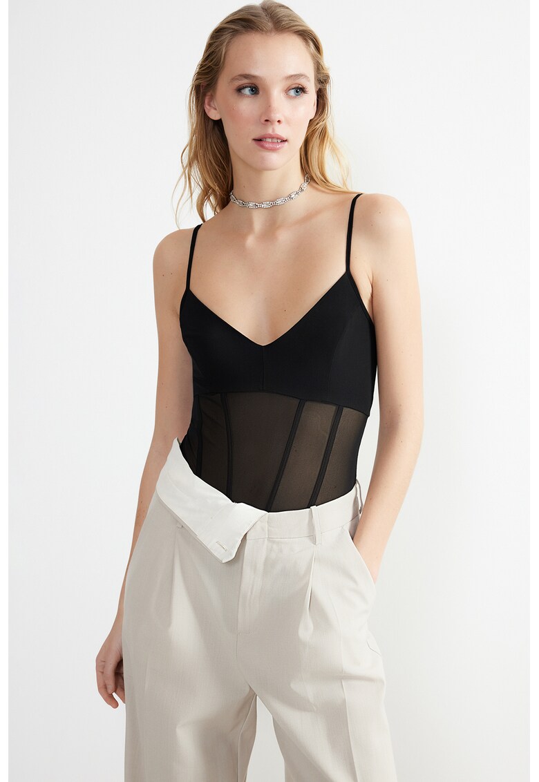 Body cu insertii de plasa transparenta