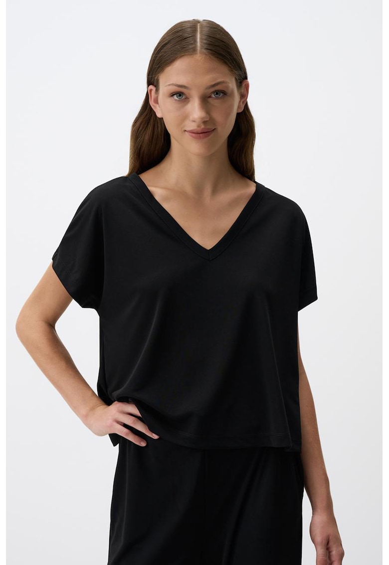 Bluza lejera cu decolteu n V