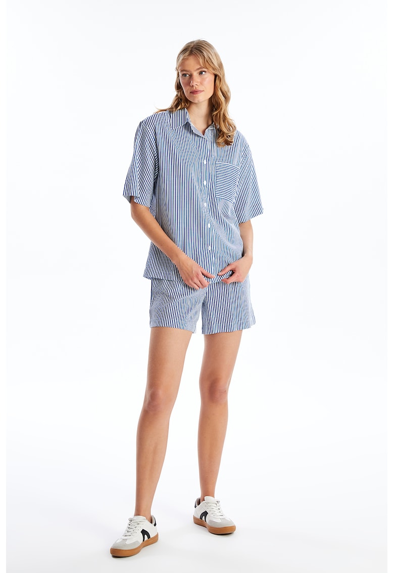 Camasa cu dungi si buzunar pe piept Camasa cu dungi si buzunar pe piept