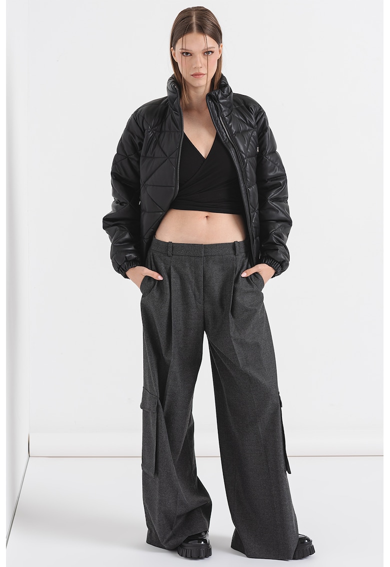 Geaca lejera cu guler mediu