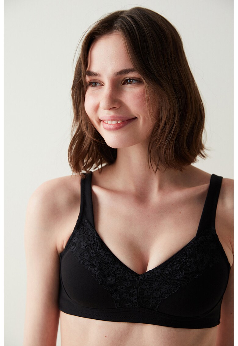 Sutien cu insertii de dantela