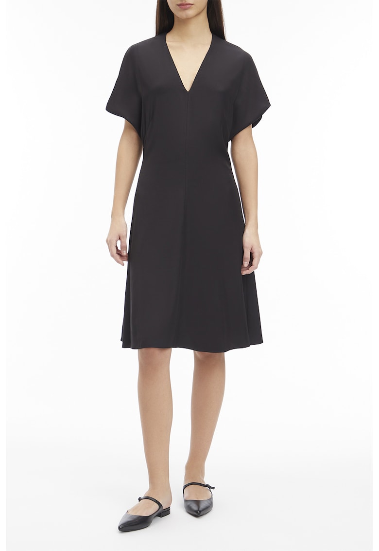 Rochie evazata cu decolteu in V