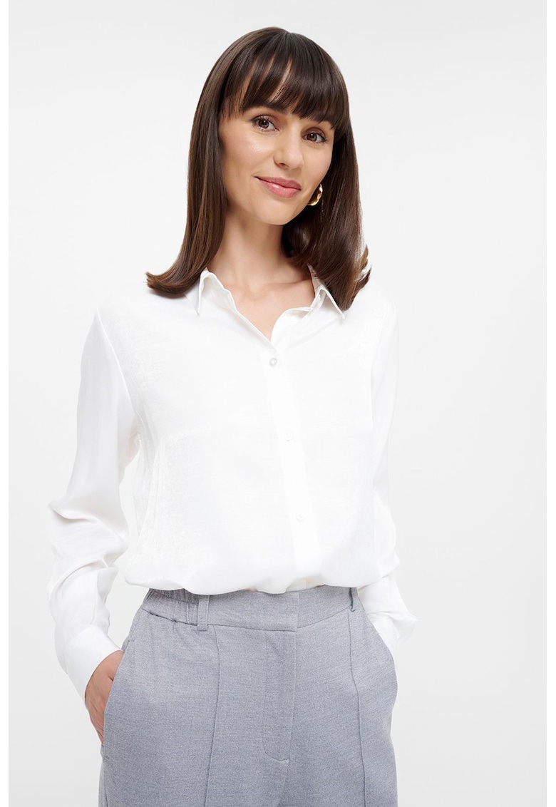 Camasa cu guler ascutit