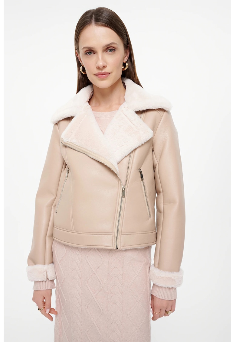 Jacheta de piele ecologica cu detalii de blana sherpa