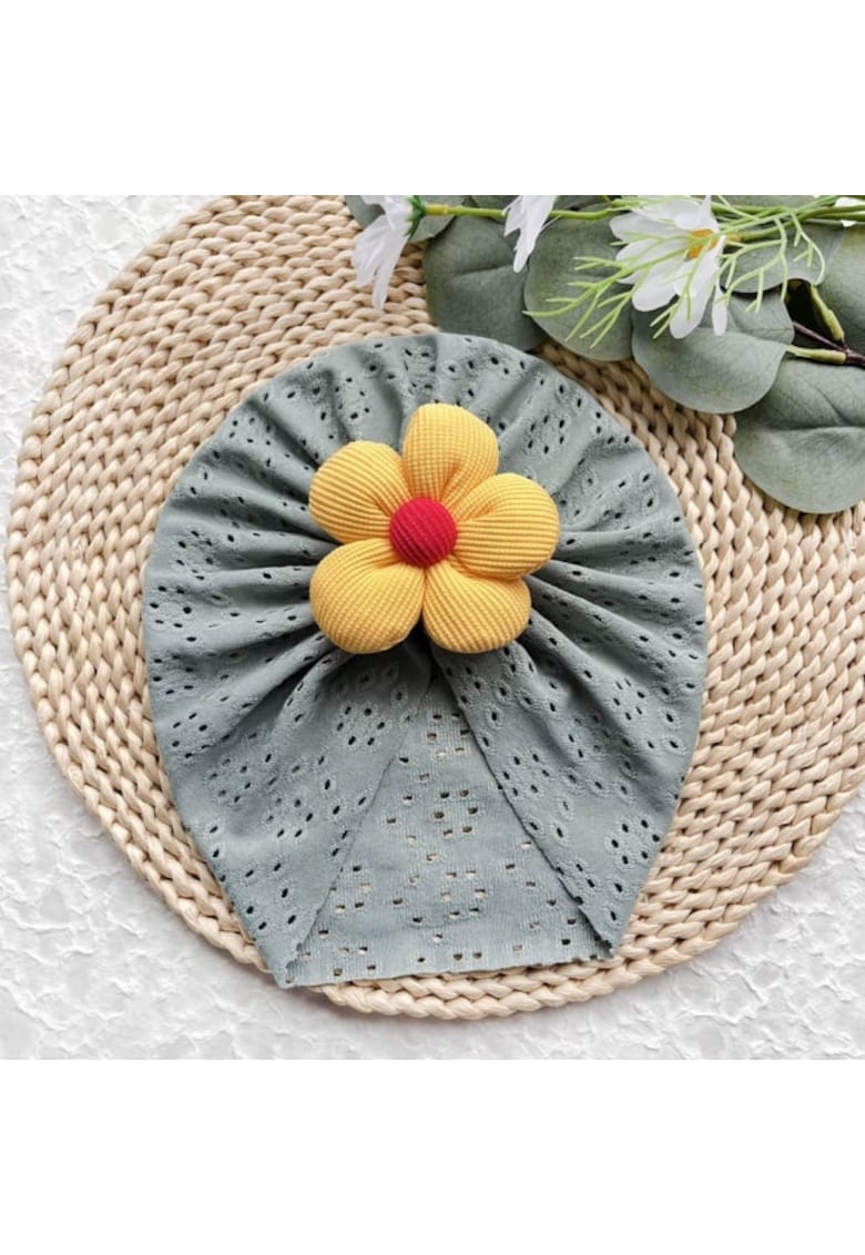 Caciula Tip Turban - Cu Model Ajurat Si Floare Aplicata - Fete