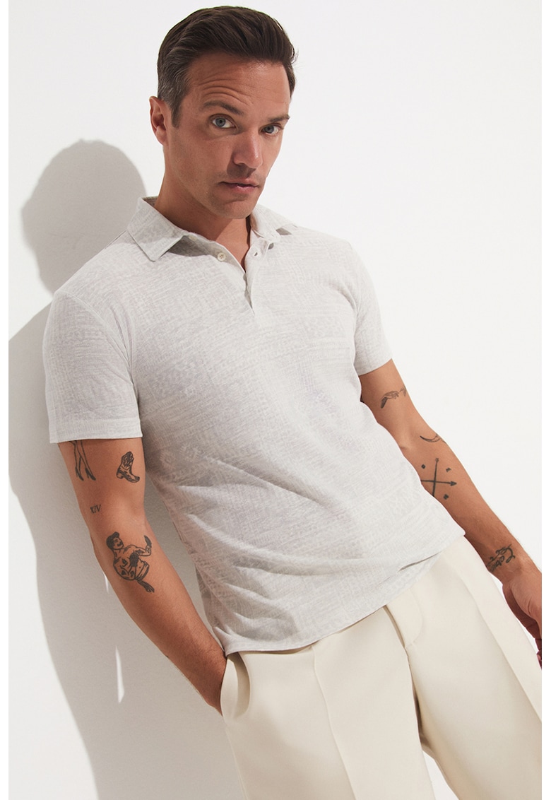 Tricou polo cambrat cu model