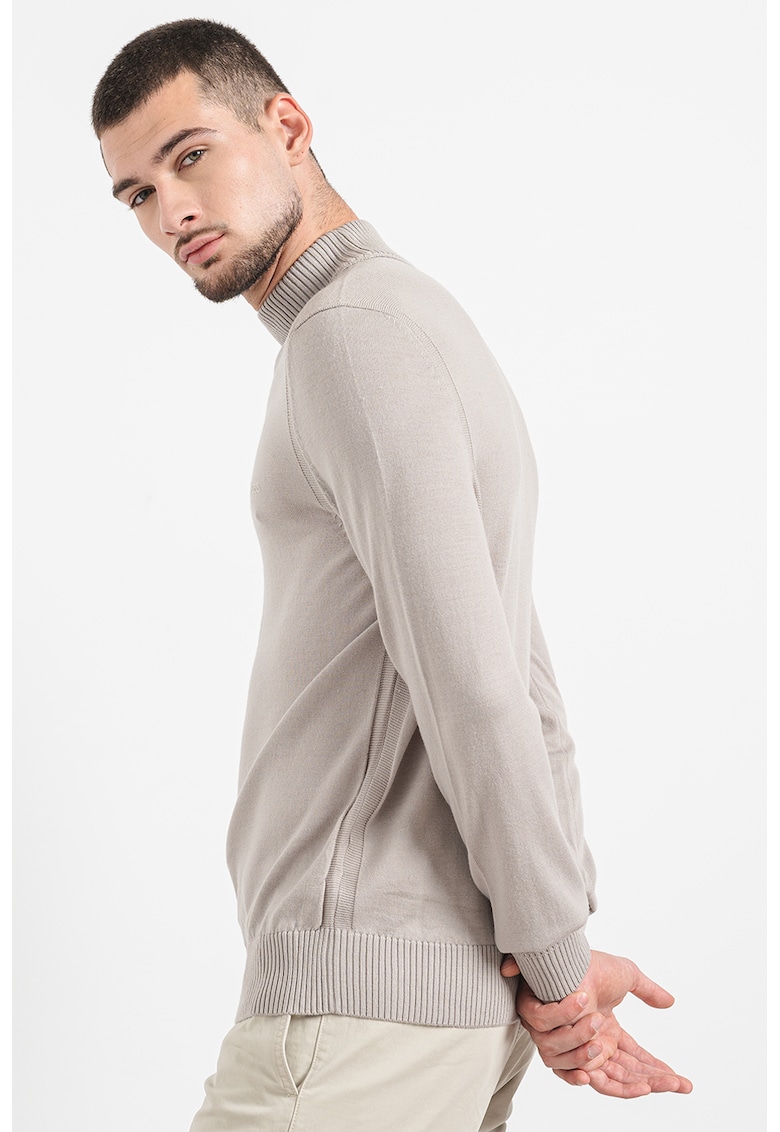 Pulover din amestec de lana cu guler inalt