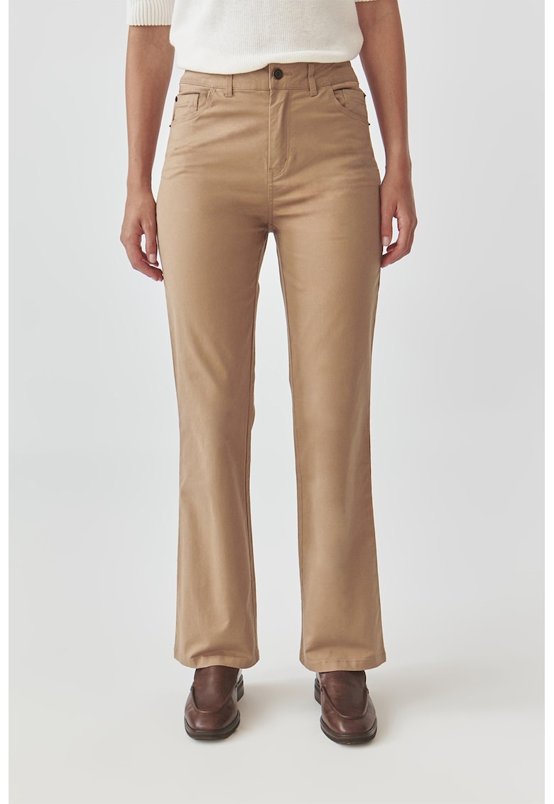Pantaloni cu croiala dreapta si talie medie Pantaloni cu croiala dreapta si talie medie