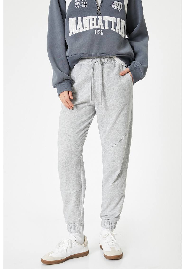 Pantaloni de trening crop cu croiala conica Pantaloni de trening crop cu croiala conica