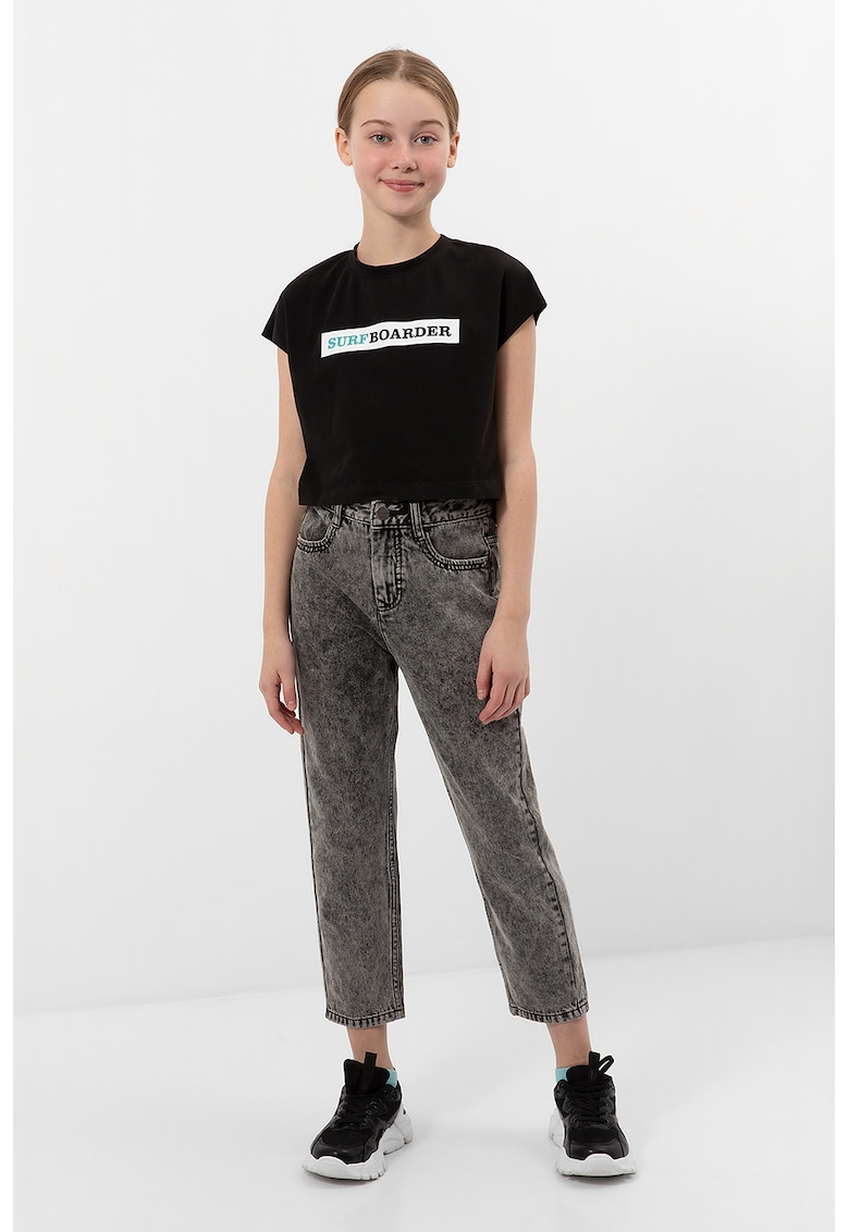 Blugi crop mom fit cu aspect decolorat