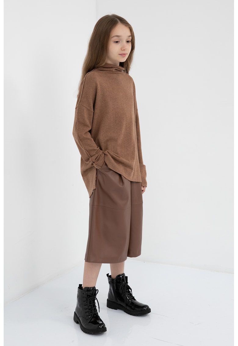 Pantaloni 3/4 cu croiala ampla de piele ecologica