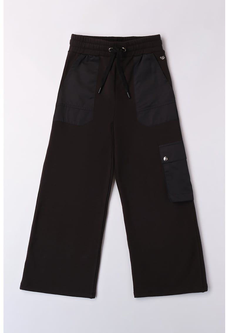 Pantaloni de trening cu croiala ampla si buzunare multiple