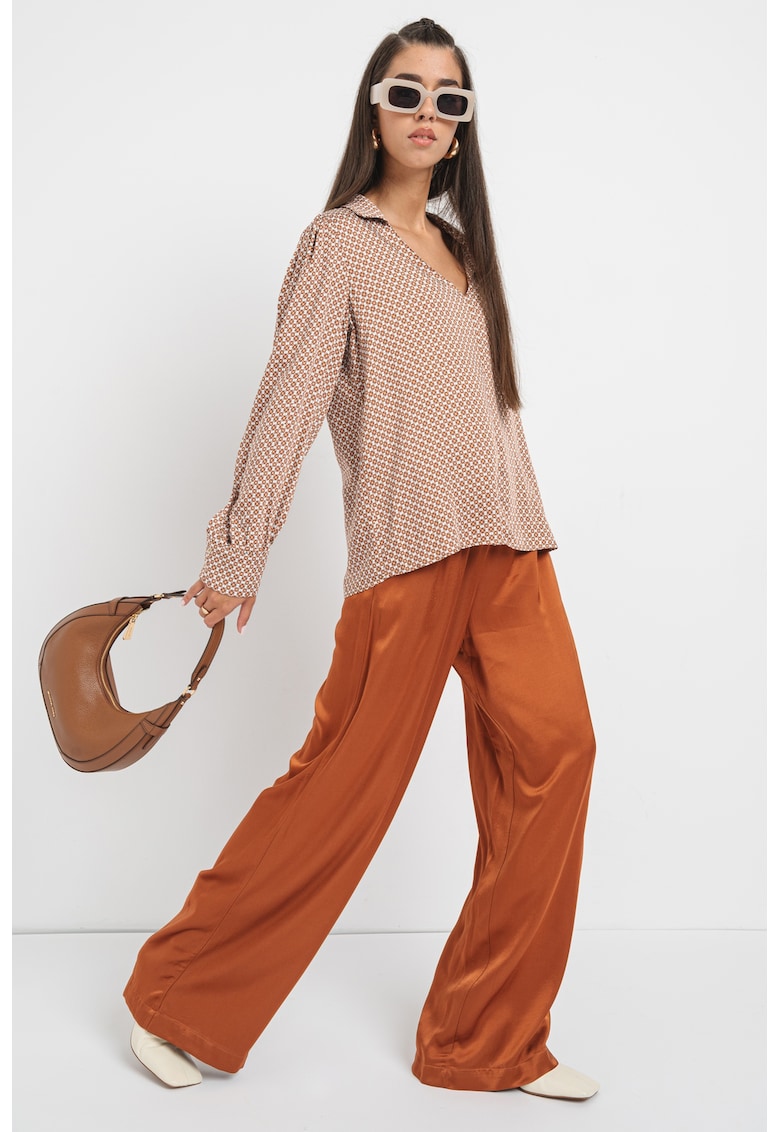 Bluza cu model si decolteu in V