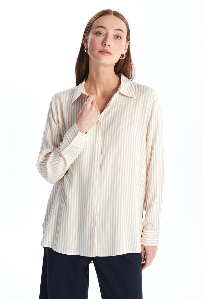 Camasa lejera cu model in dungi