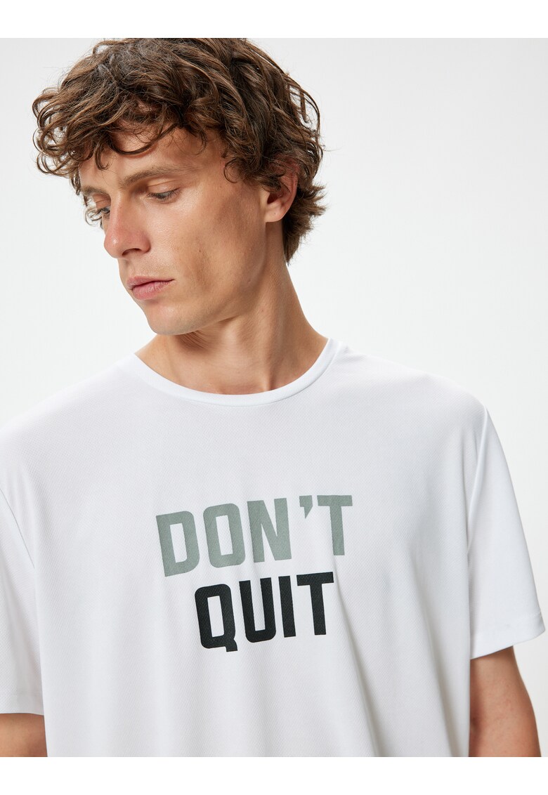 Tricou lejer cu imprimeu text