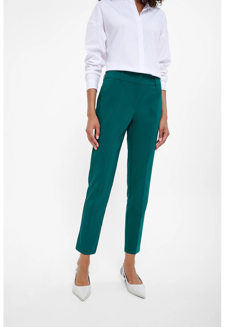 Pantaloni crop conici