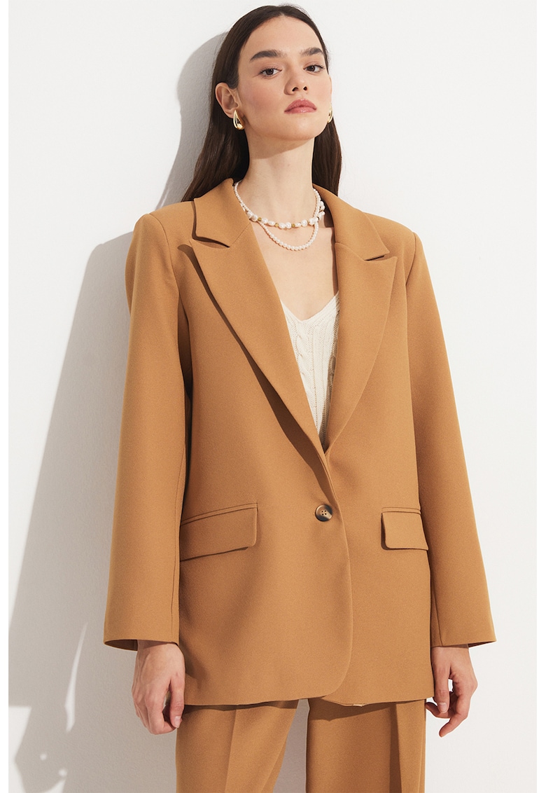 Sacou lejer cu buzunare cu clapa