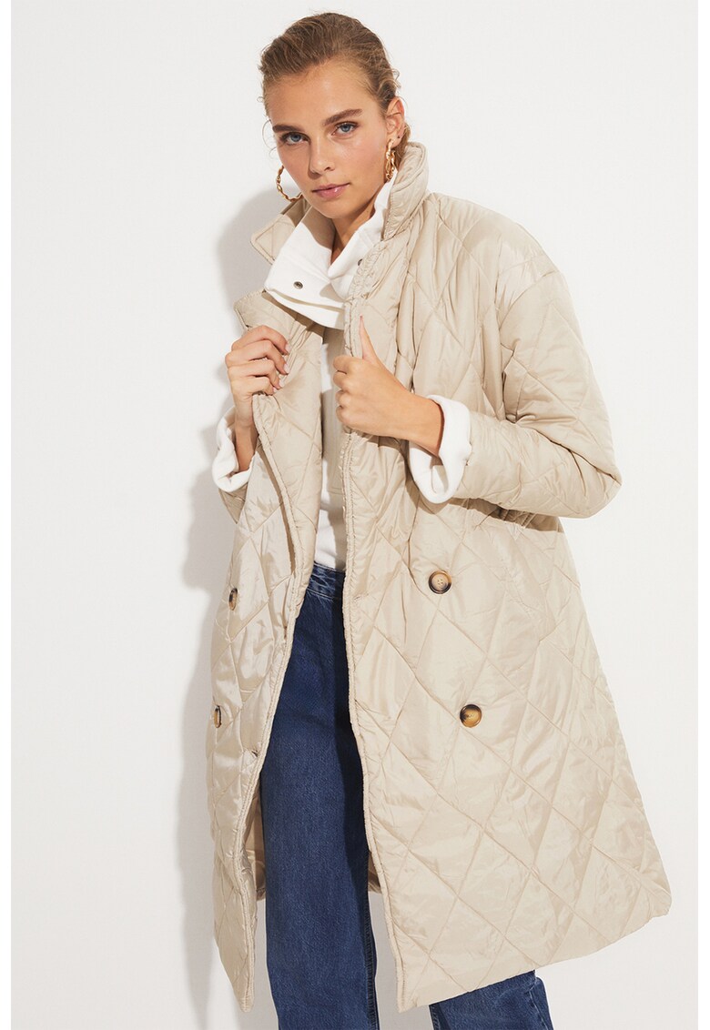 Geaca matlasata cu cordon in talie