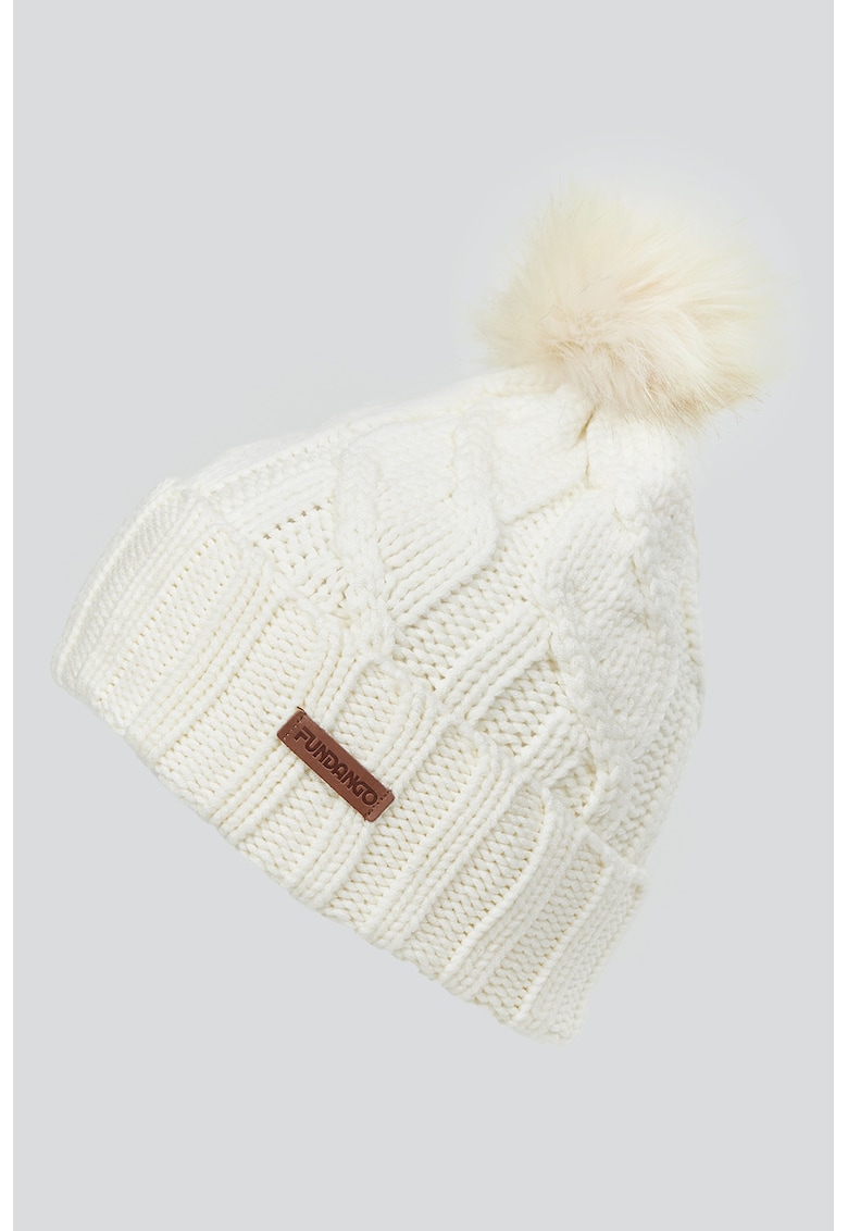 Caciula cu model torsade si ciucure