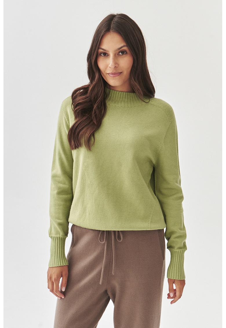 Pulover cu guler inalt si maneci lungi