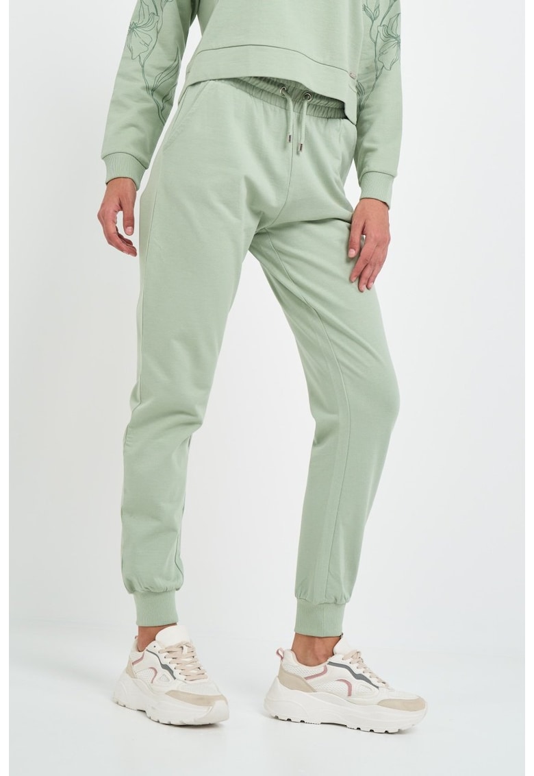 Pantaloni sport dama cu buzunare si logo aplicat - Verde