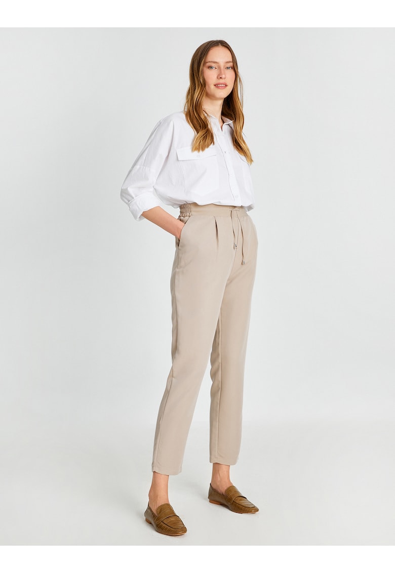 Pantaloni crop din amestec de modal