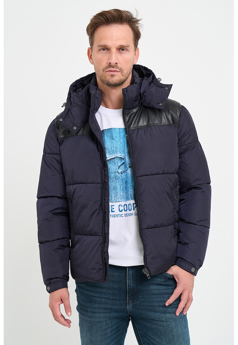 Geaca matlasata cu gluga detasabila