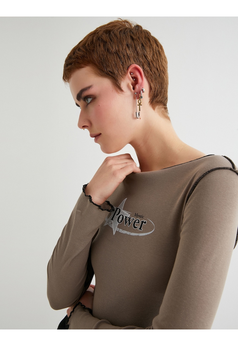 Bluza crop slim fit cu imprimeu