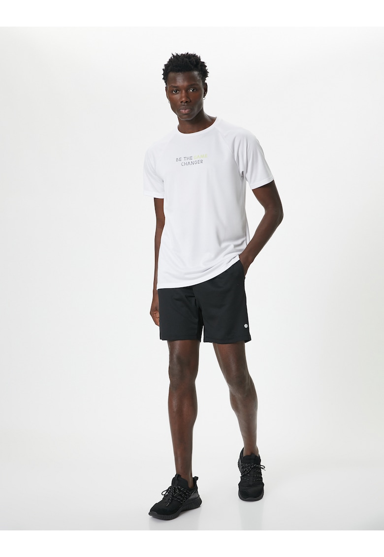 Tricou cu decolteu la baza gatului si imprimeu text