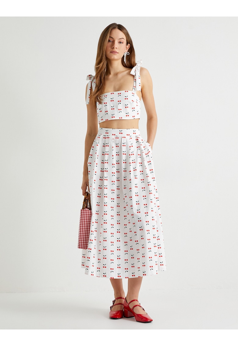 Top crop cu model cu cirese