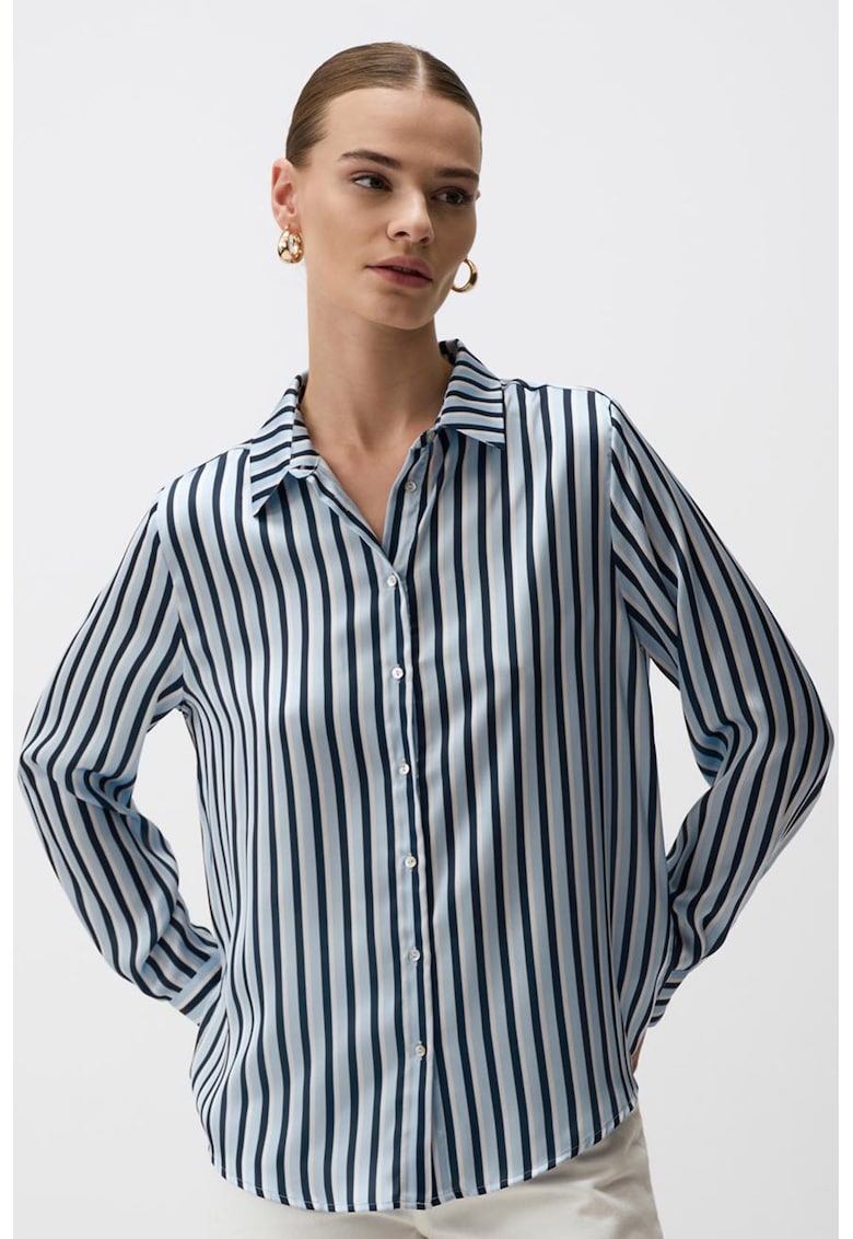 Camasa lejera cu model in dungi