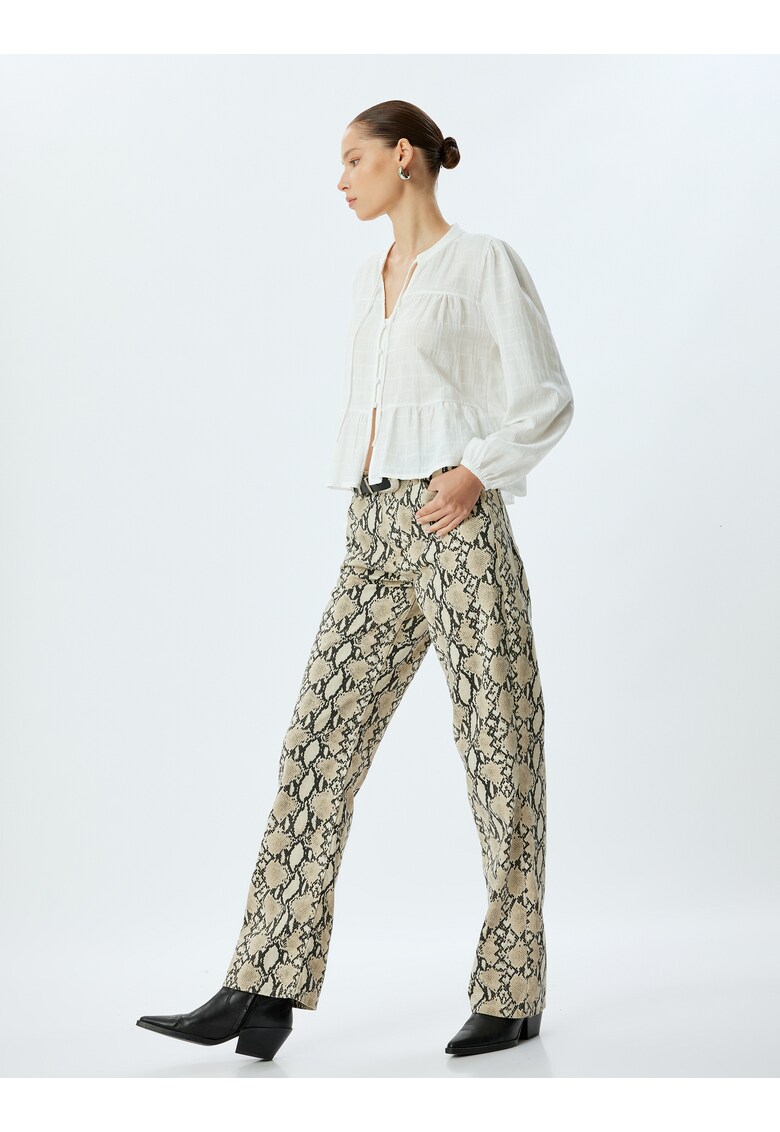 Pantaloni cu croiala dreapta si model