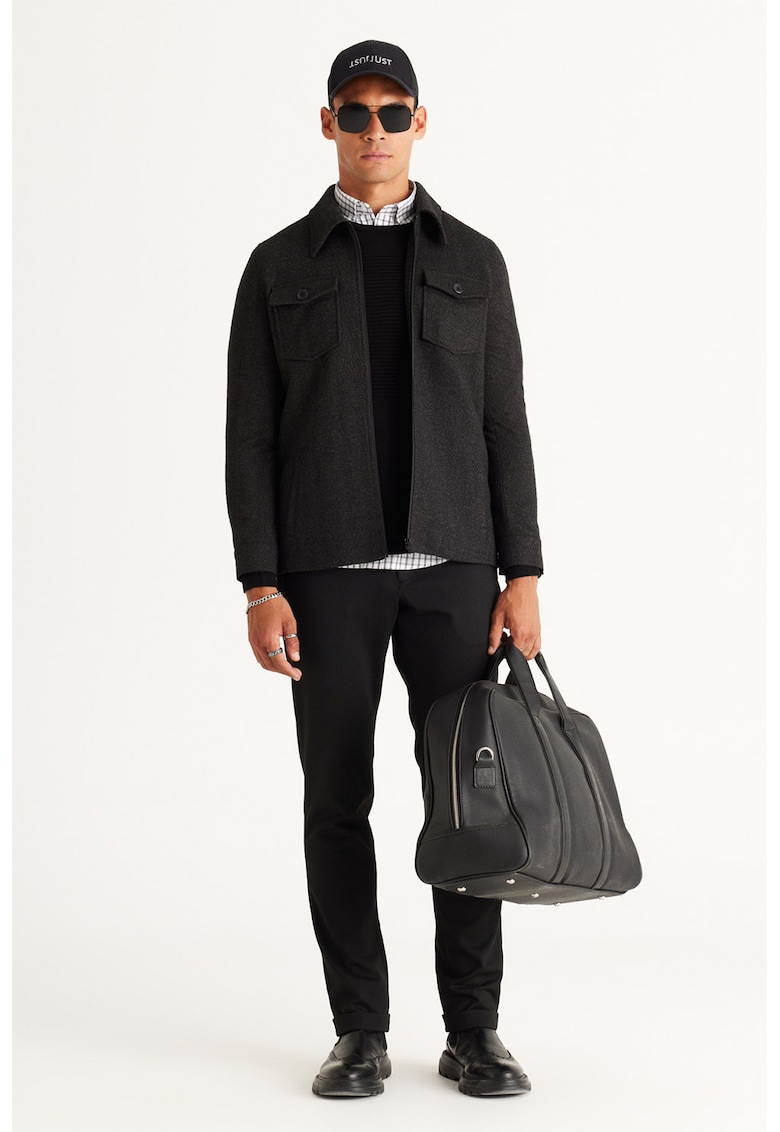 Pulover uni cu decolteu la baza gatului