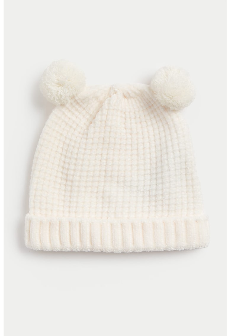 Caciula cu model texturat si ciucuri