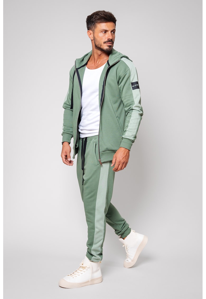 - Trening cu gluga si logo