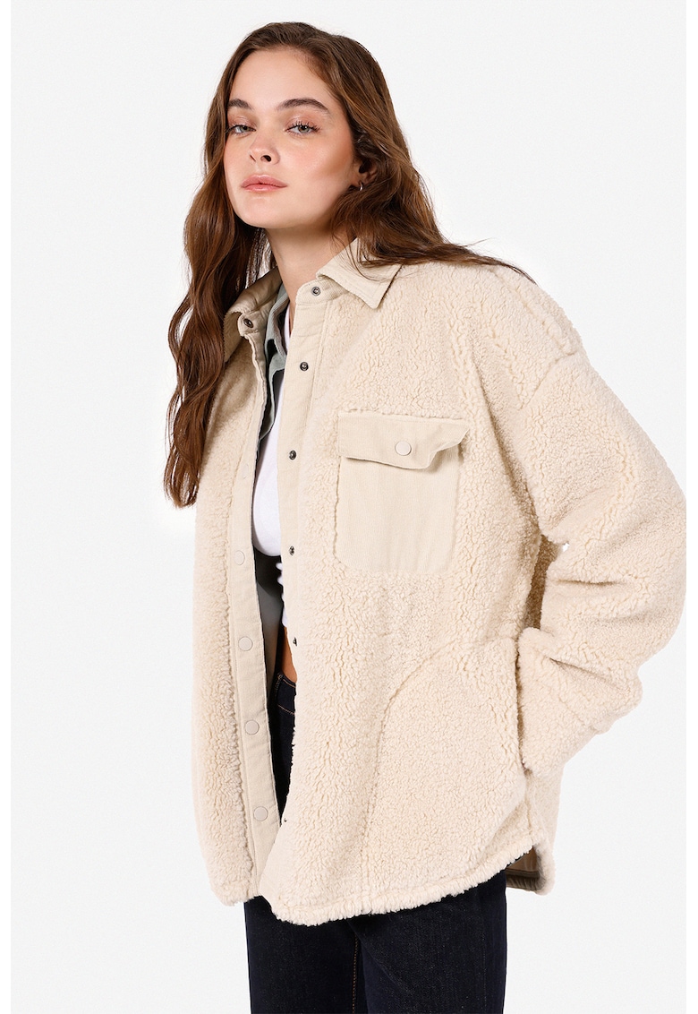 Jacheta lejera cu aspect pufos