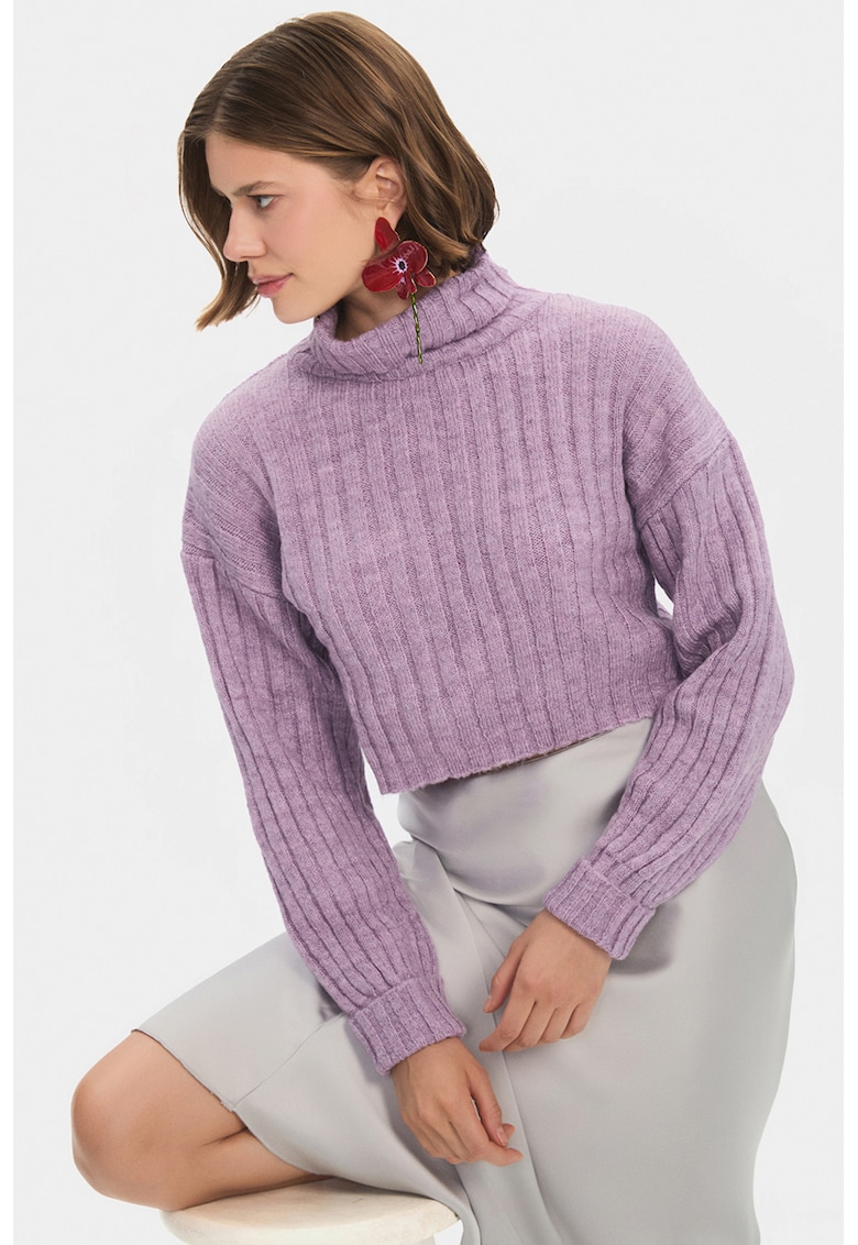 Pulover crop striat cu guler inalt - Lila