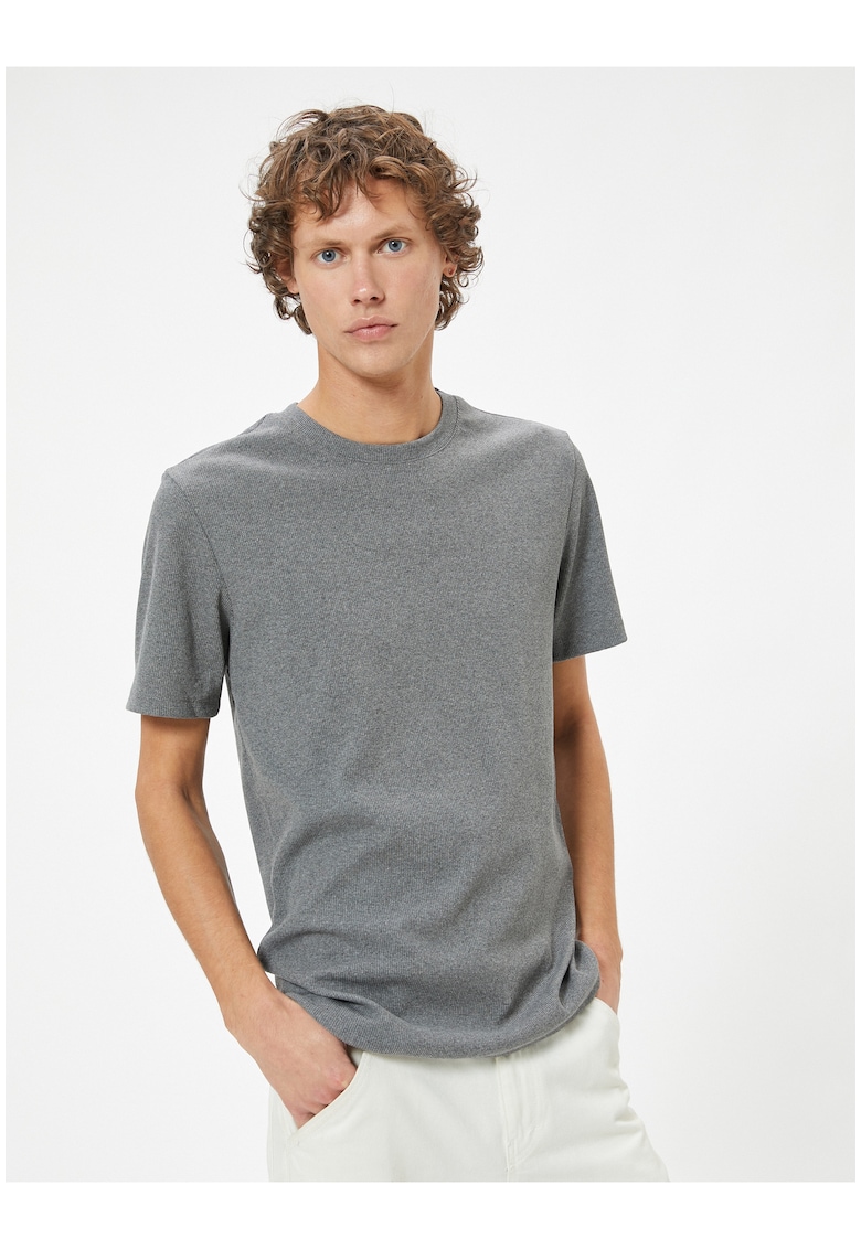 Tricou slim-fit