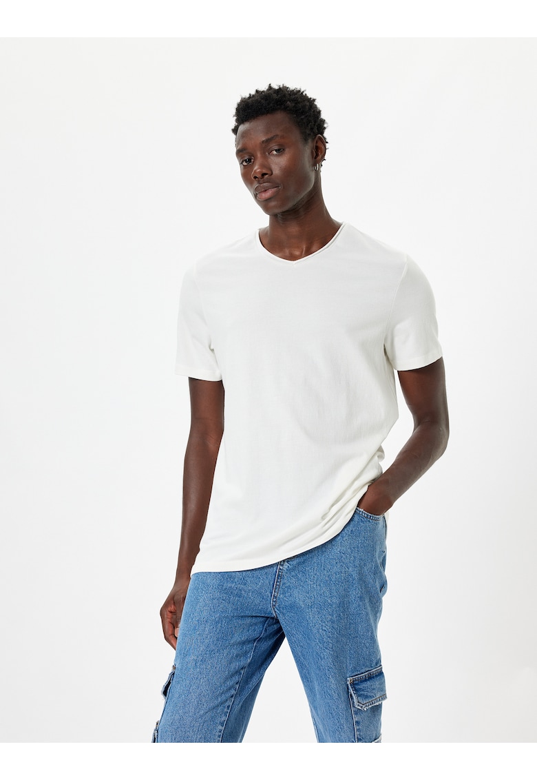 Tricou cu decolteu in V