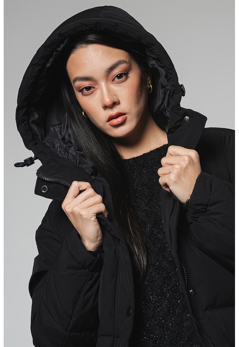 Geaca lunga cu umplutura de puf