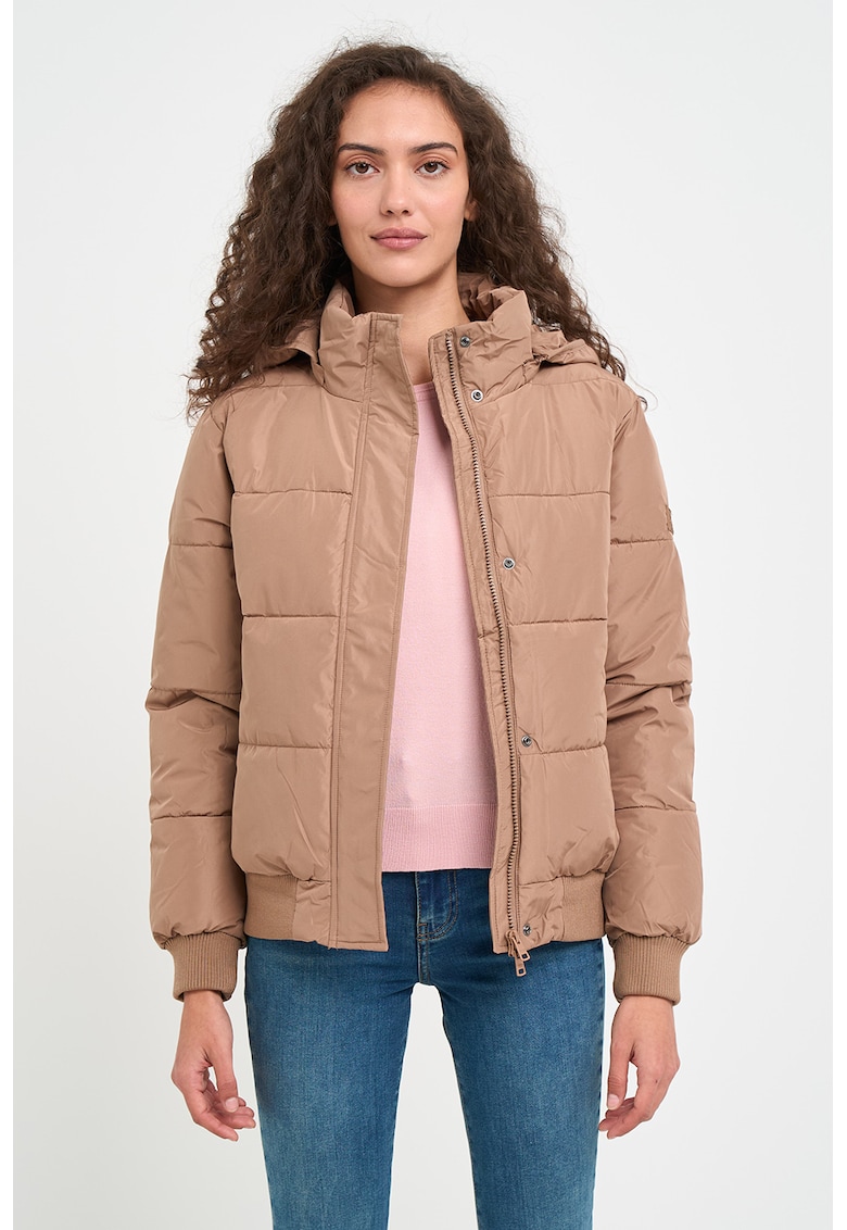 Geaca impermeabila cu gluga