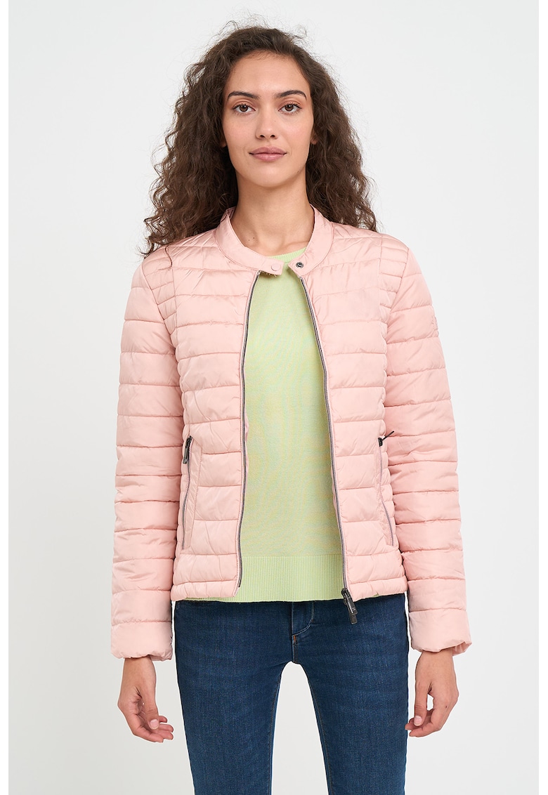 Geaca matlasata cu finisaj rezistent la apa