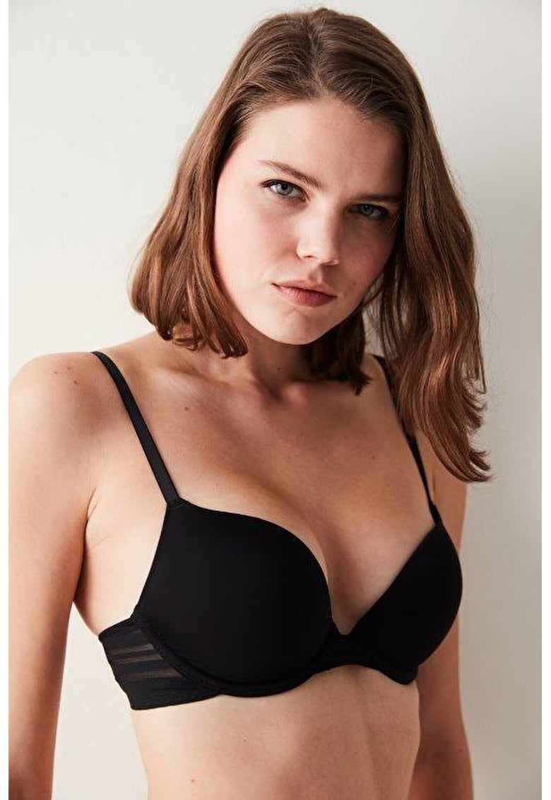 Sutien cu model uni si bareta ajustabila