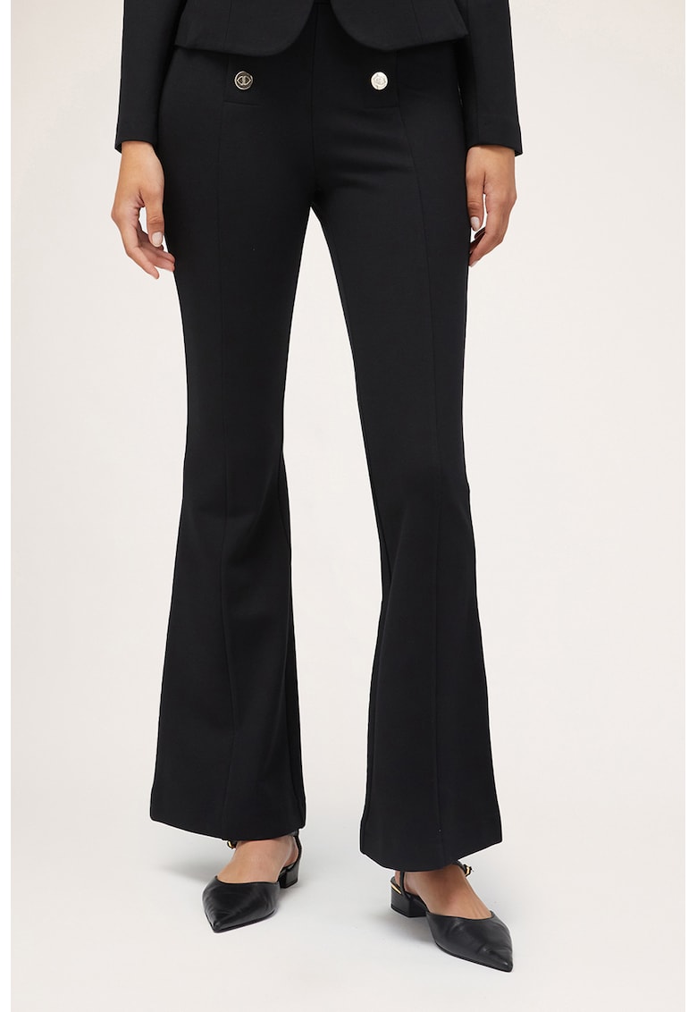 Pantaloni evazati cu talie inalta