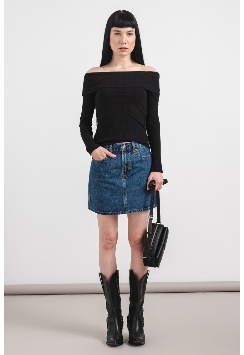 Bluza cu decolteu pe umeri